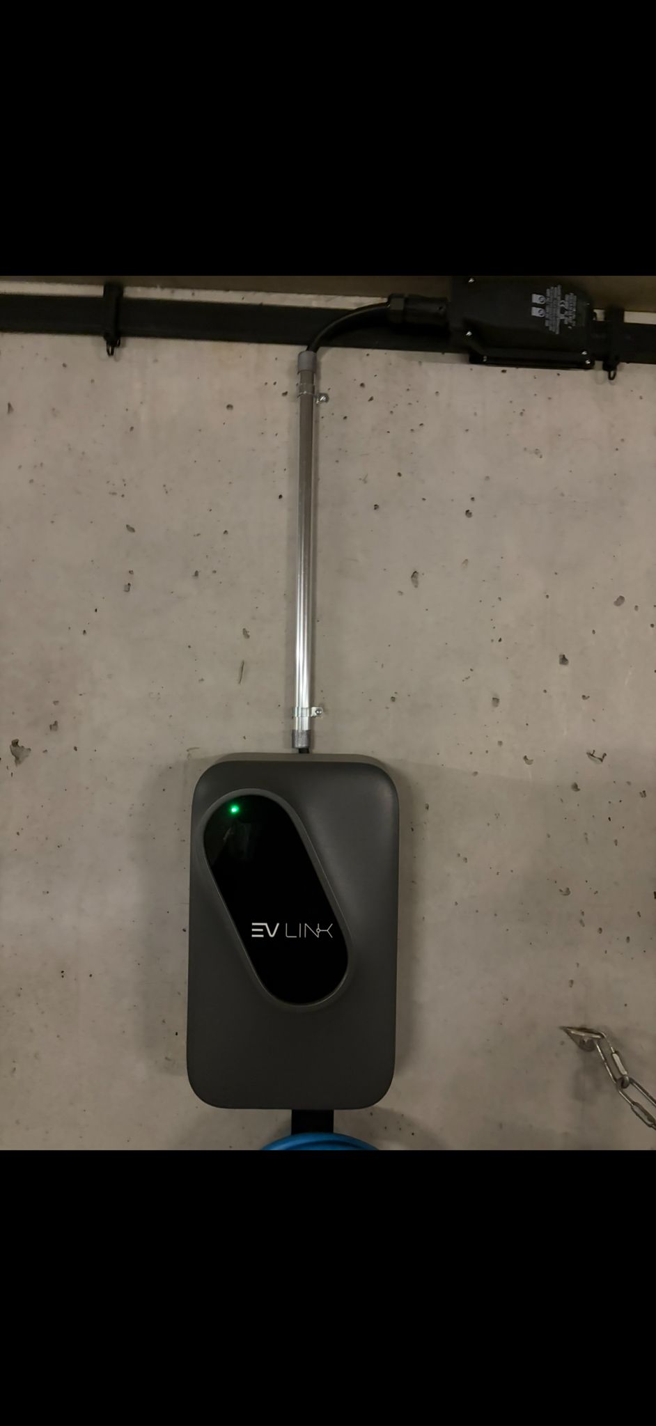 Borne de recharge Schneider EVlink – installation par ACEVE Solutions