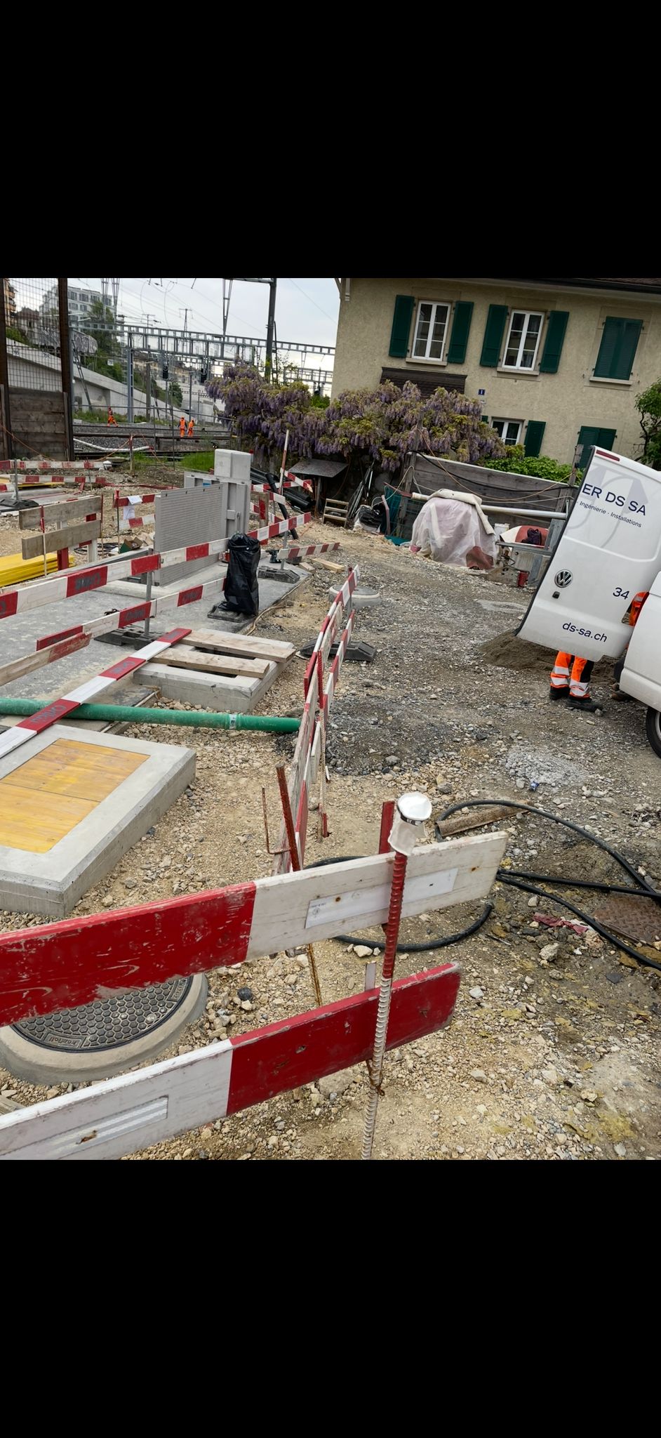 Travaux spéciaux le long d'une voie ferrée – infrastructure électrique – ACEVE Solutions