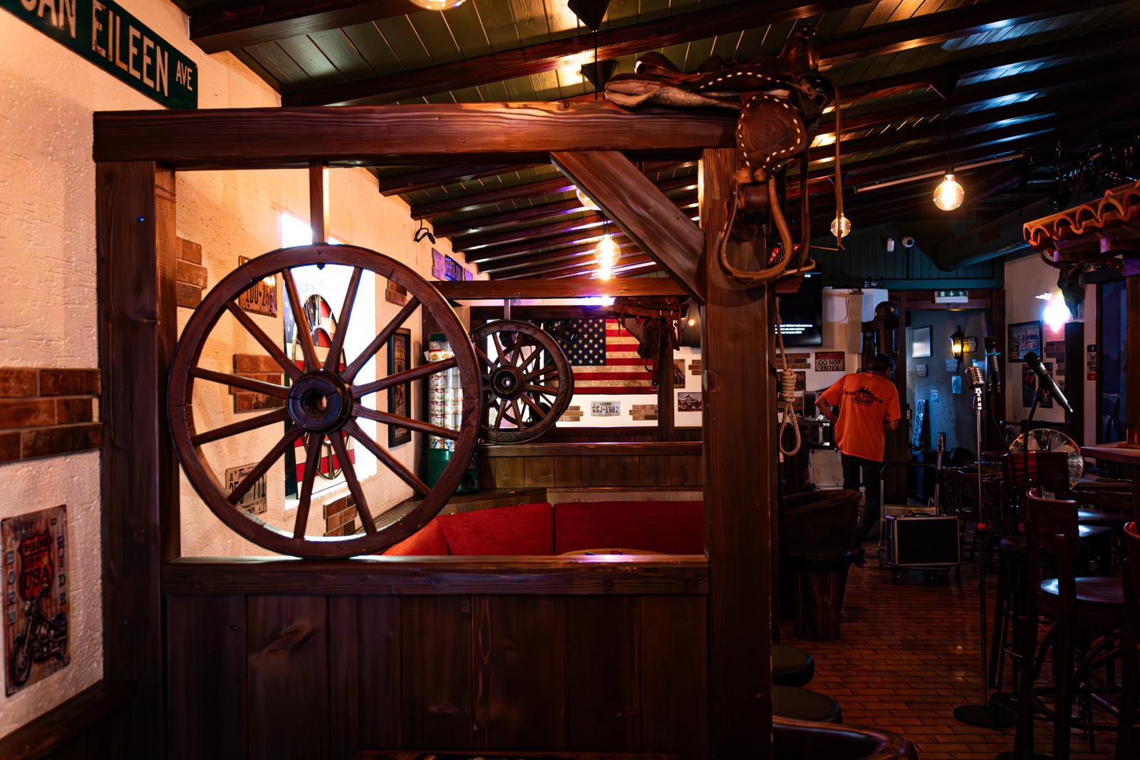 Ambiance Bonanza Pub